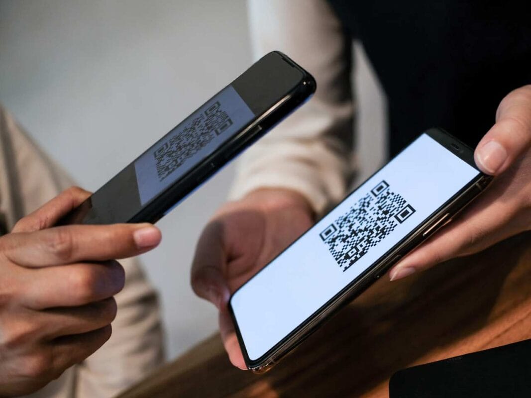 Rút tiền thẻ tín dụng Online quan QrCode chuyển khoản có tiền ngay